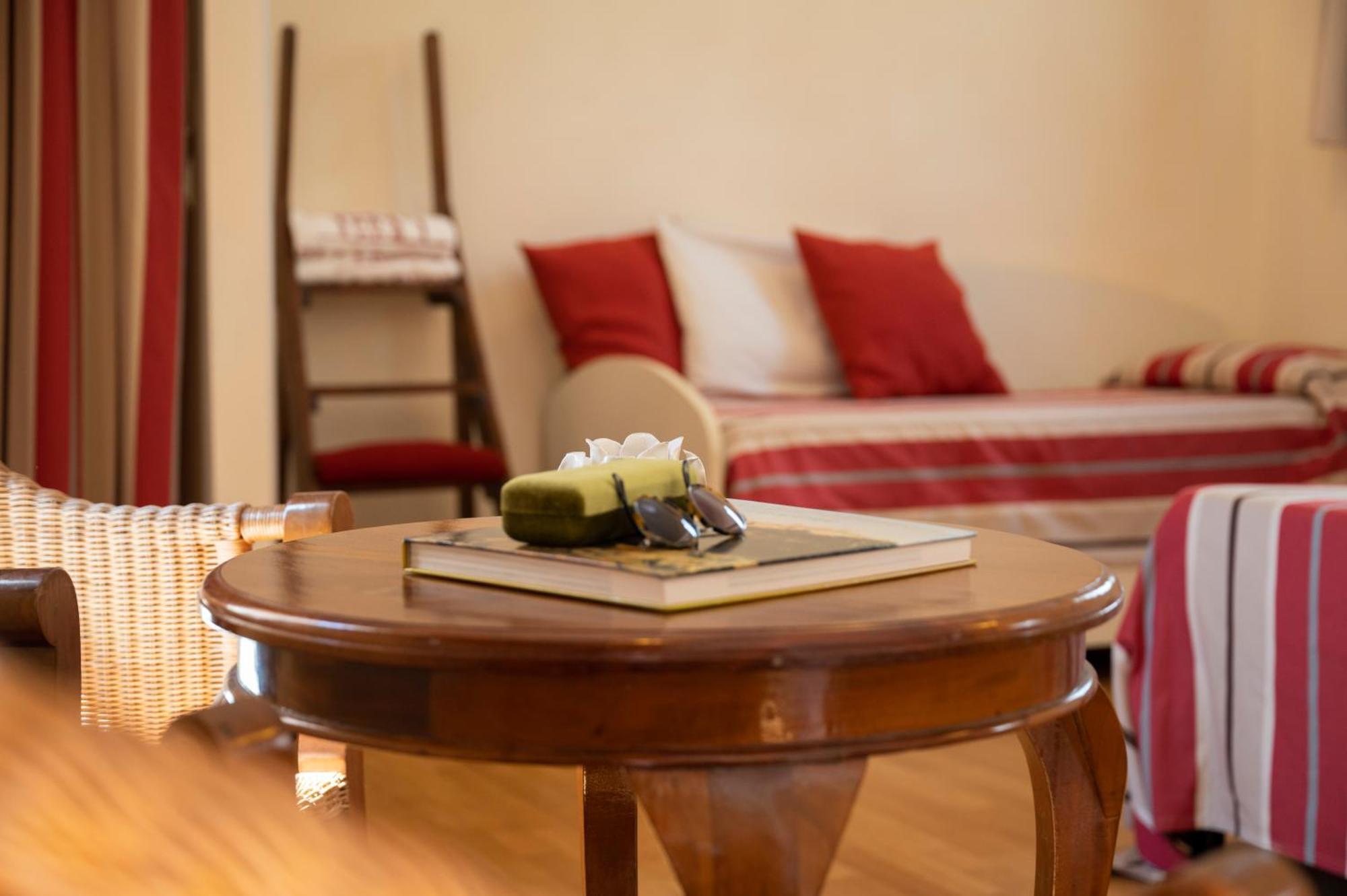 Hotel Villa Sirena ヌマーナ エクステリア 写真