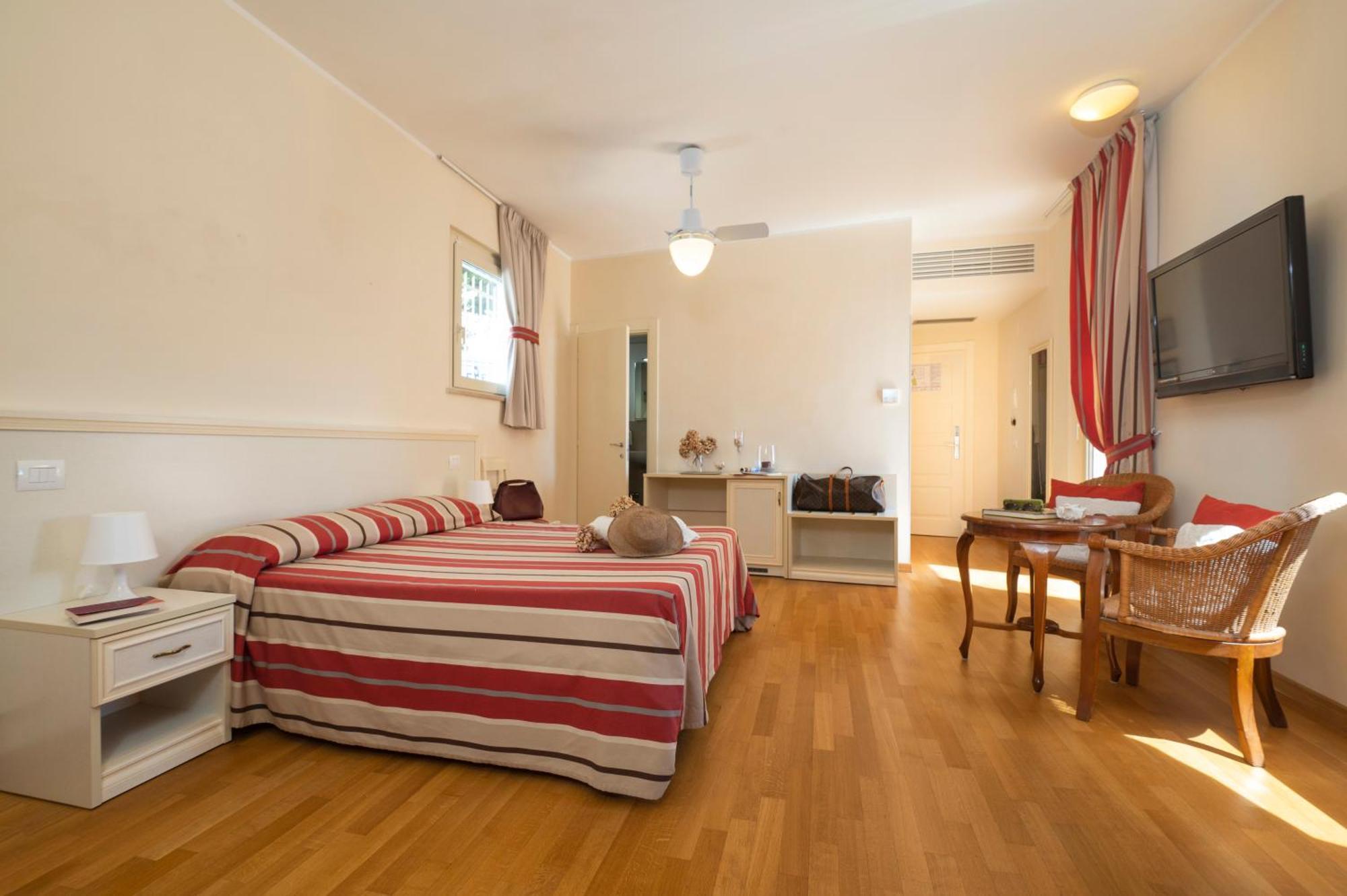 Hotel Villa Sirena ヌマーナ エクステリア 写真